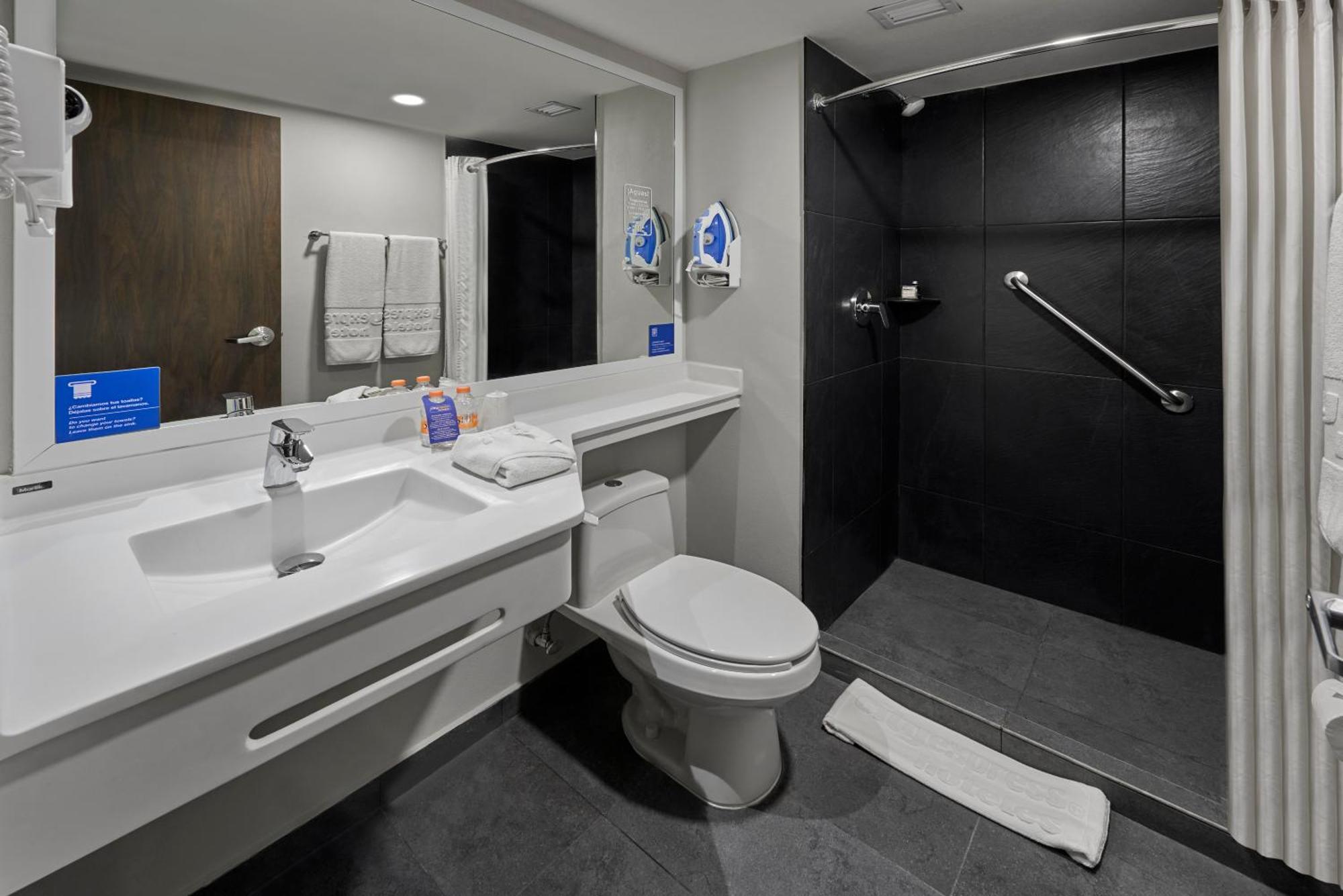 ซิตี้ เอ็กซ์เพรส สนามบินเรย์โนซา Hotel ภายนอก รูปภาพ
