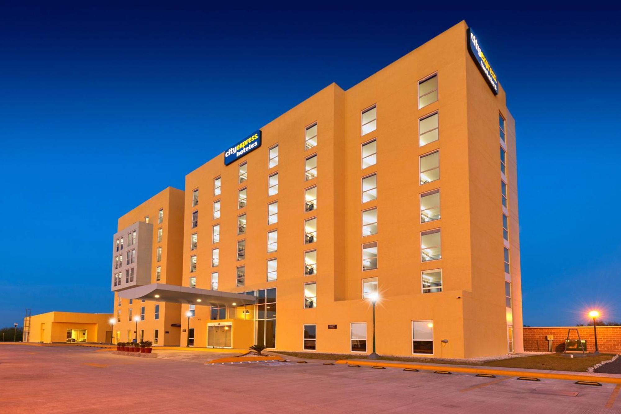 ซิตี้ เอ็กซ์เพรส สนามบินเรย์โนซา Hotel ภายนอก รูปภาพ