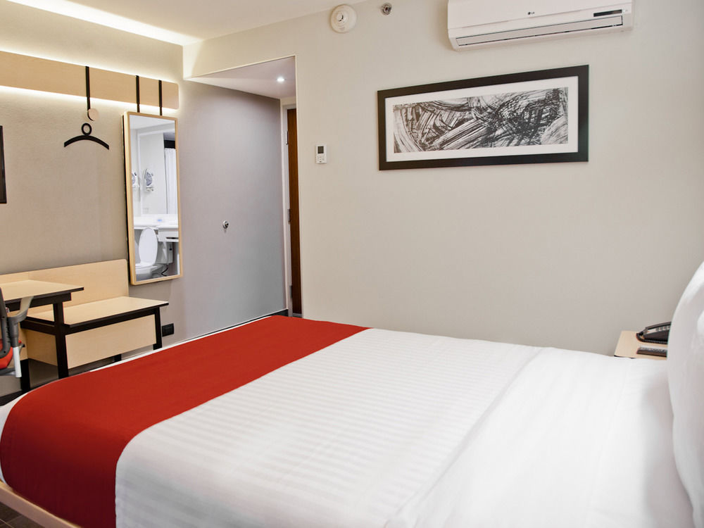 ซิตี้ เอ็กซ์เพรส สนามบินเรย์โนซา Hotel ภายนอก รูปภาพ