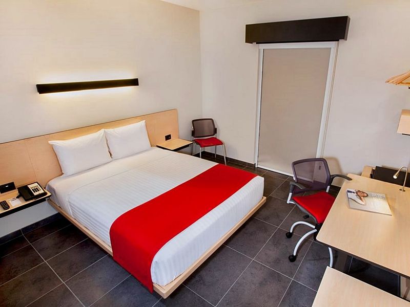 ซิตี้ เอ็กซ์เพรส สนามบินเรย์โนซา Hotel ภายนอก รูปภาพ