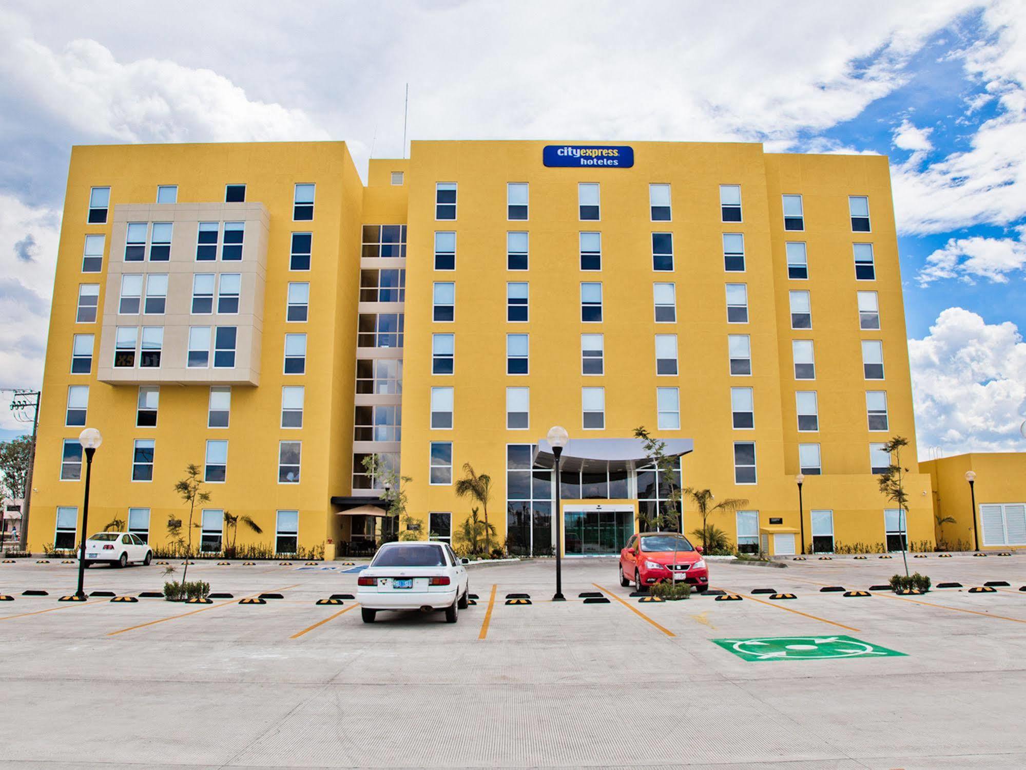 ซิตี้ เอ็กซ์เพรส สนามบินเรย์โนซา Hotel ภายนอก รูปภาพ